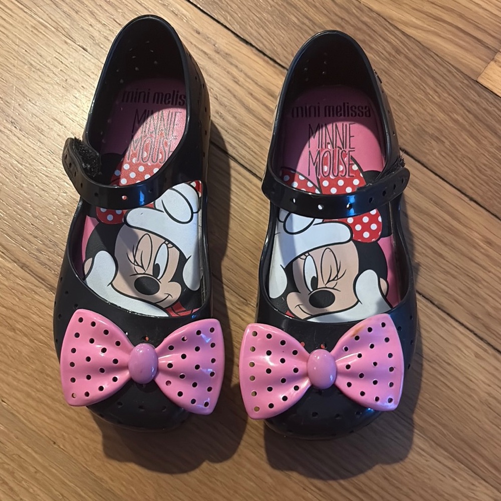 Mini Melissa Kids' Minnie Mouse Black Shoes with Pink Bow